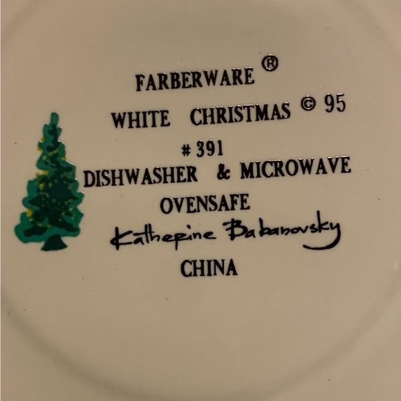 ✨⚡️💥 Set of FARBERWARE WHITE CHRISTMAS Dinner Plate, Bowl, Saucer - Picture 6 of 6